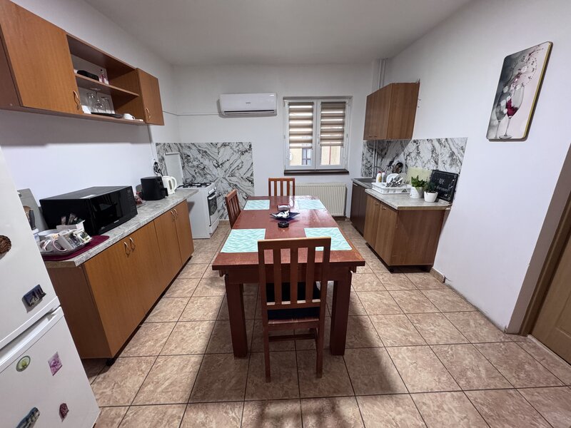 Mihai Bravu Metrou, camera de inchiriat