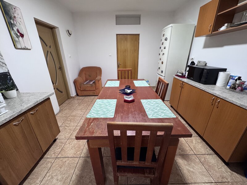 Mihai Bravu Metrou, camera de inchiriat