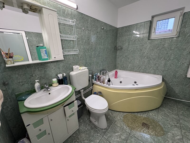 Mihai Bravu Metrou, camera de inchiriat